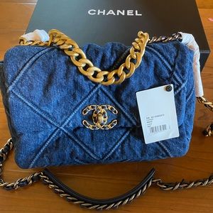 Chanel 19 denim